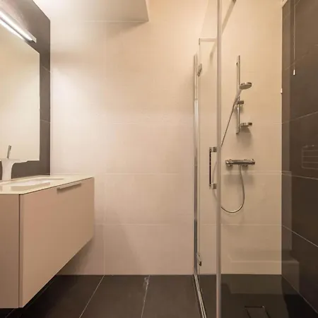 Beautiful With Sea View Apartment *